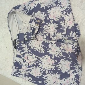 Dear John, flowered shorts size 25
